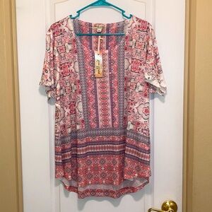 NWT World Unity Women’s Size 2X Patterned Top